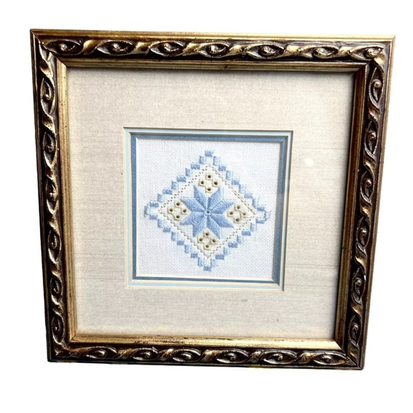 Hardanger Framed Doily Estate Handmade BlueWhite Norway Embroidery Gold Art Wall - Picture 5 of 10